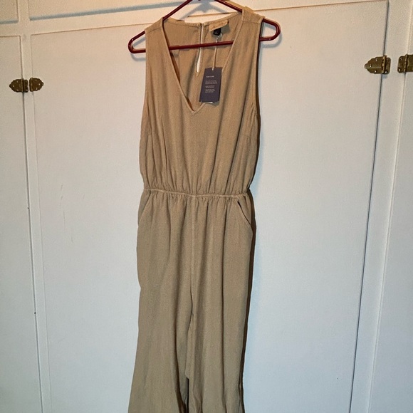 Universal Threads Tan Jumper/Romper - Picture 2 of 14
